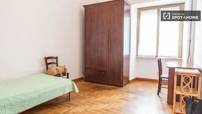 Schlafzimmer; holzboden, tageslicht