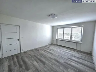 Spavaća soba; prirodno svjetlo, pločice