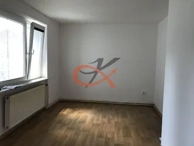 Altro; luce naturale, pavimento in legno