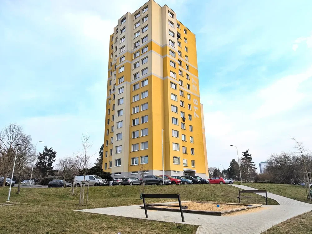 Kuća i okolina; pogled
