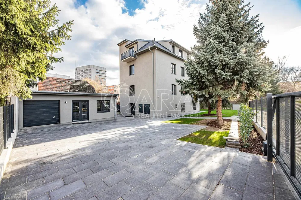 Haus und umgebung; blick