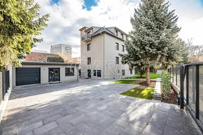 Haus und umgebung; blick