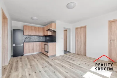 Küche; küchengeräte, holzboden, renoviert, tageslicht