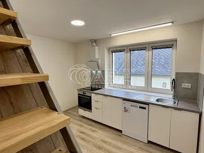 Küche; küchengeräte, tageslicht, moderner stil