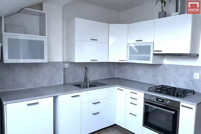 Kuchyňa; kuchynské spotrebiče, po rekonštrukcii, moderný štýl