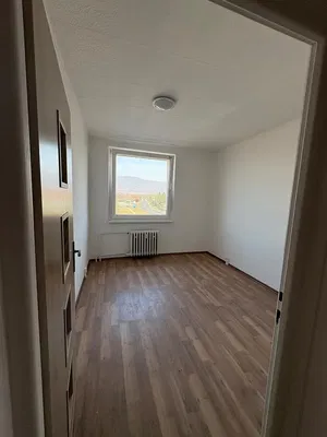Schlafzimmer; blick, holzboden, tageslicht