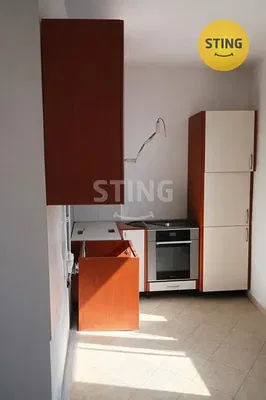 Kuhinja; kuhinjski aparati, pločice