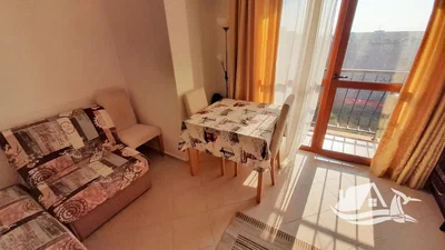 Wohnzimmer; fliesenboden, tageslicht, blick