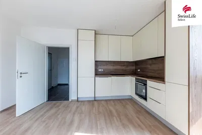 Küche; küchengeräte, fliesenboden, holzboden, renoviert, tageslicht