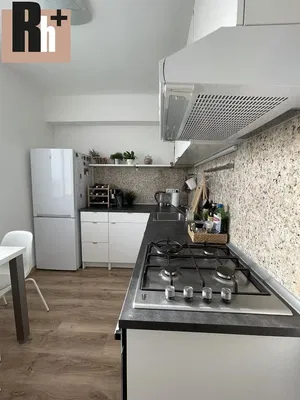 Kuhinja; kuhinjski aparati, prirodno svjetlo
