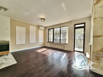 Salon; lumière naturelle, carrelage, vue