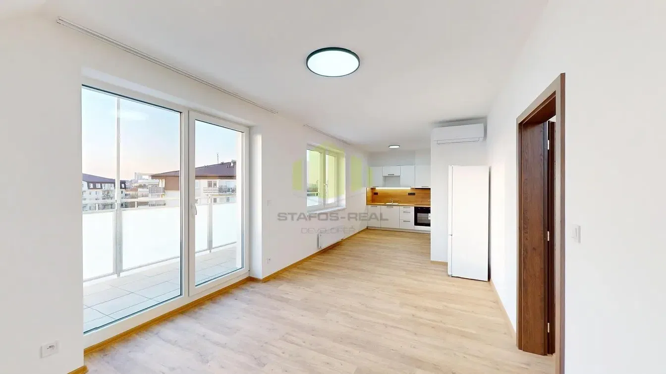 Soggiorno; vista, pavimento in legno, luce naturale, stile moderno