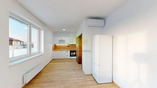 Küche; blick, küchengeräte, tageslicht, renoviert, holzboden