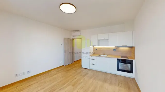 Küche; küchengeräte, tageslicht, renoviert, holzboden