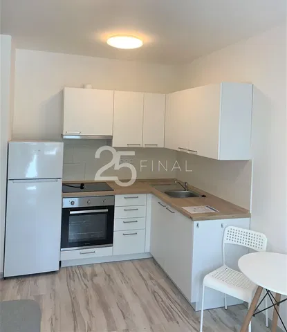 Küche; küchengeräte, renoviert, tageslicht