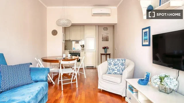 Wohnzimmer; holzboden, tageslicht, moderner stil