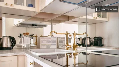 Küche; küchengeräte, tageslicht