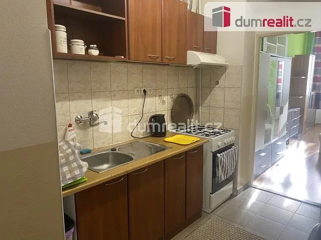 Kitchen; kitchen appliances, tile floor