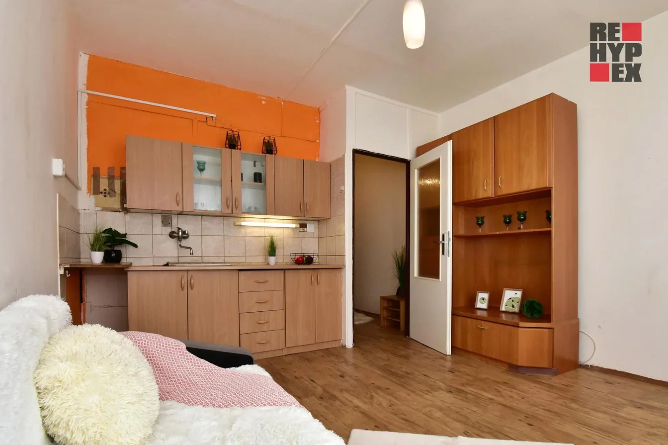Cuisine; parquet, lumière naturelle