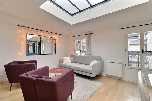 Дневна соба; природно светло, модерни стил