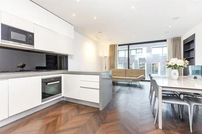 Cuisine; électroménager, parquet, lumière naturelle, style moderne