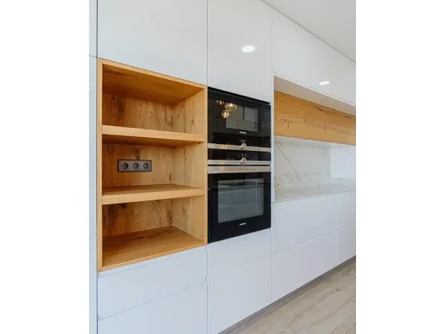 Кухня; кухненски уреди, дървени греди