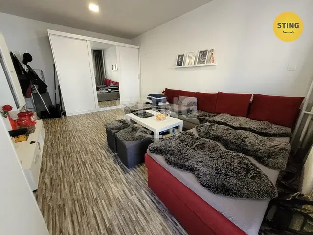 Living room; modern style, wood floor
