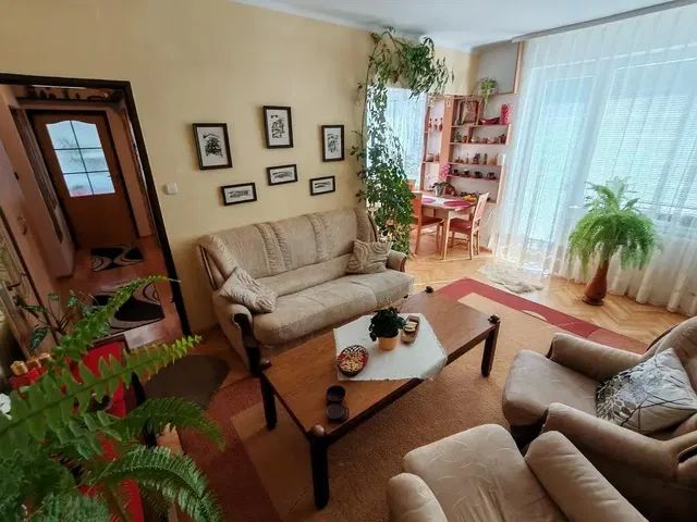 Obývací pokoj; přirozené světlo, moderní styl