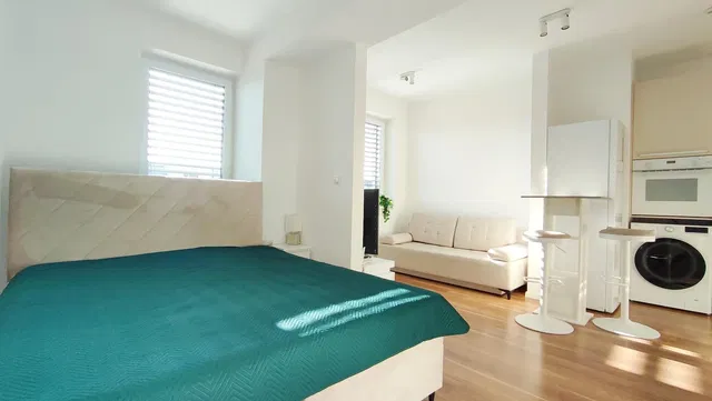 Bedroom; natural light, modern style
