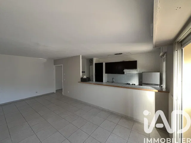 Cucina; pavimento in piastrelle