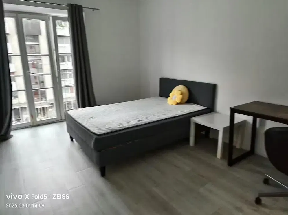 Schlafzimmer; tageslicht, fliesenboden