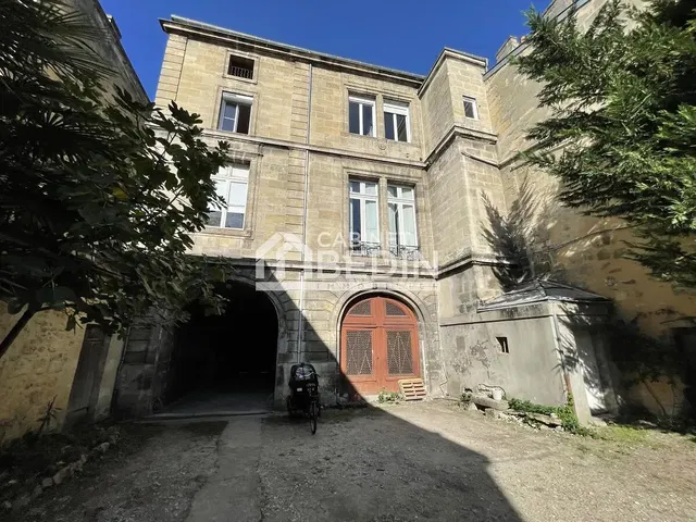 House and surroundings