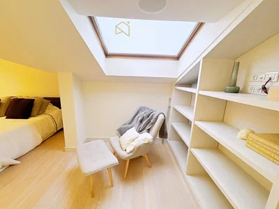 Schlafzimmer; tageslicht, holzboden, moderner stil