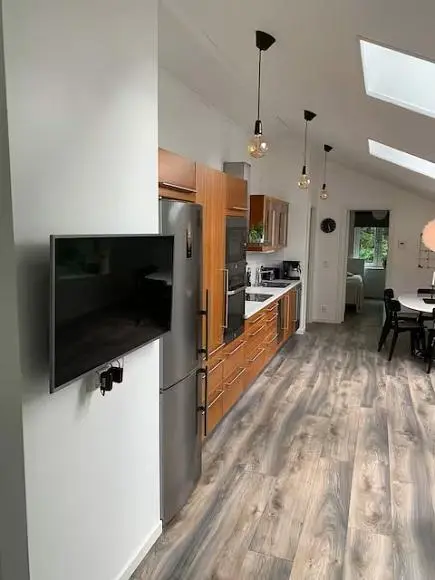 Cuisine; électroménager, lumière naturelle, style moderne