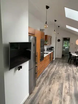 Cuisine; électroménager, lumière naturelle, style moderne