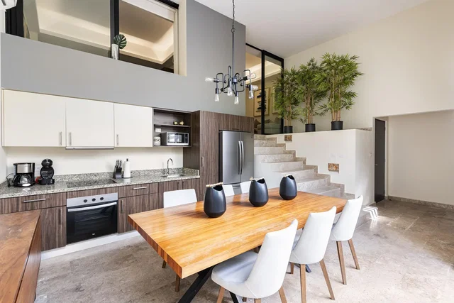 Küche; küchengeräte, tageslicht, moderner stil