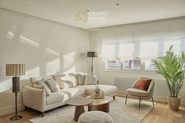 Woonkamer; natuurlijk licht, moderne stijl