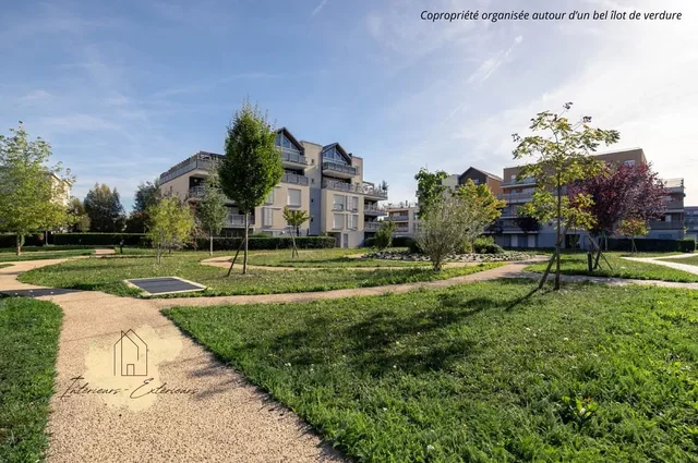 Haus und umgebung; blick