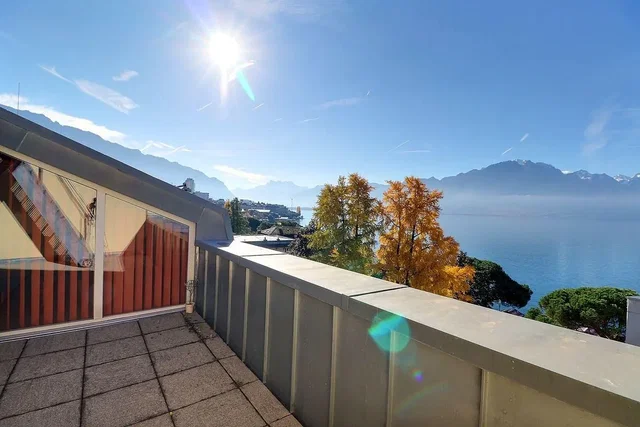 Balcony; view, natural light