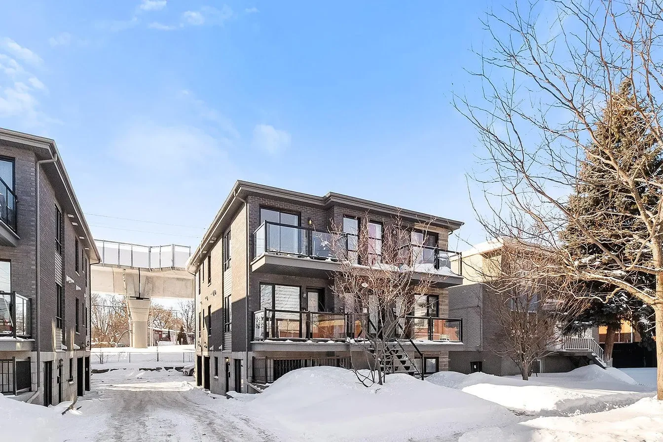 Kuća i okolina; pogled