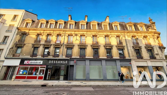 Кућа и околина