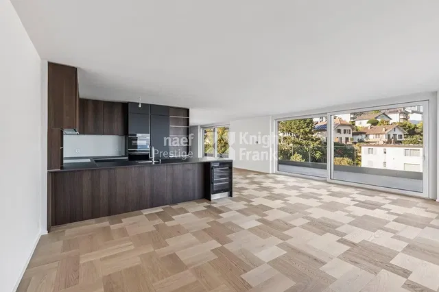 مطبخ; إطلالة, أرضية خشبية, ضوء طبيعي