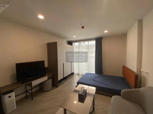 Schlafzimmer; tageslicht, holzboden