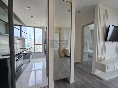 Küche; blick, küchengeräte, fliesenboden, tageslicht, moderner stil