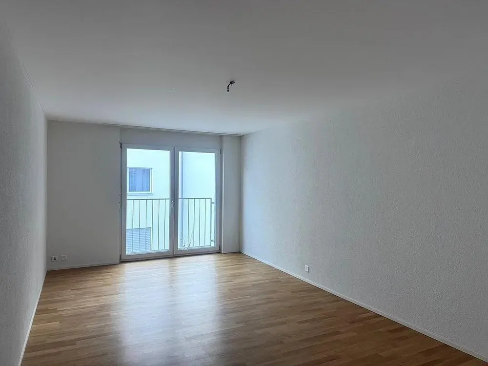 Wohnzimmer; holzboden, tageslicht
