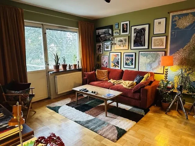 Salon; lumière naturelle, parquet, style moderne