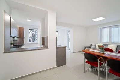 Oturma odası; manzara, doğal ışık, modern stil