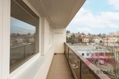 Balkon; uitzicht, tegelvloer