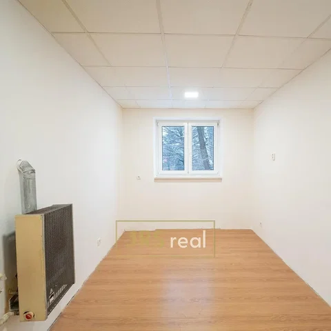 Altro; pavimento in legno, luce naturale, vista