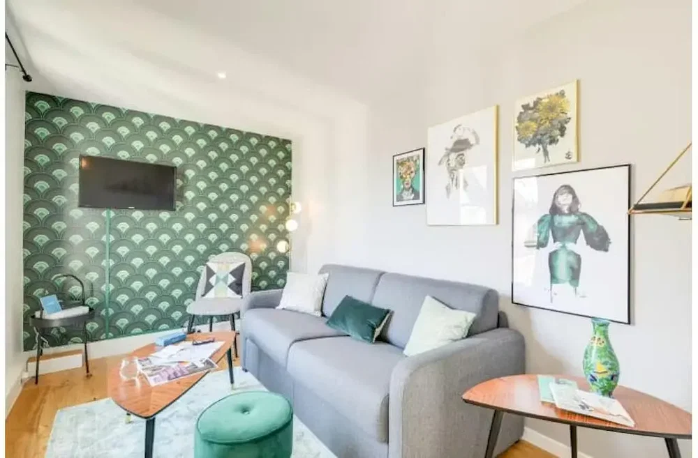 Wohnzimmer; moderner stil, holzboden, tageslicht